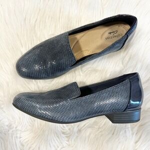 Clarks Collection Juliet Hanley Navy Blue Snake Embossed Loafers Slip On Shoes 8